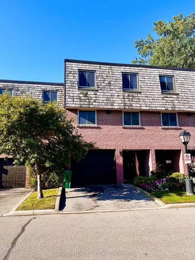 Condo Townhouse in Mississauga