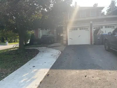 Detached in Brampton