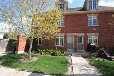Att/Row/Townhouse in Mississauga