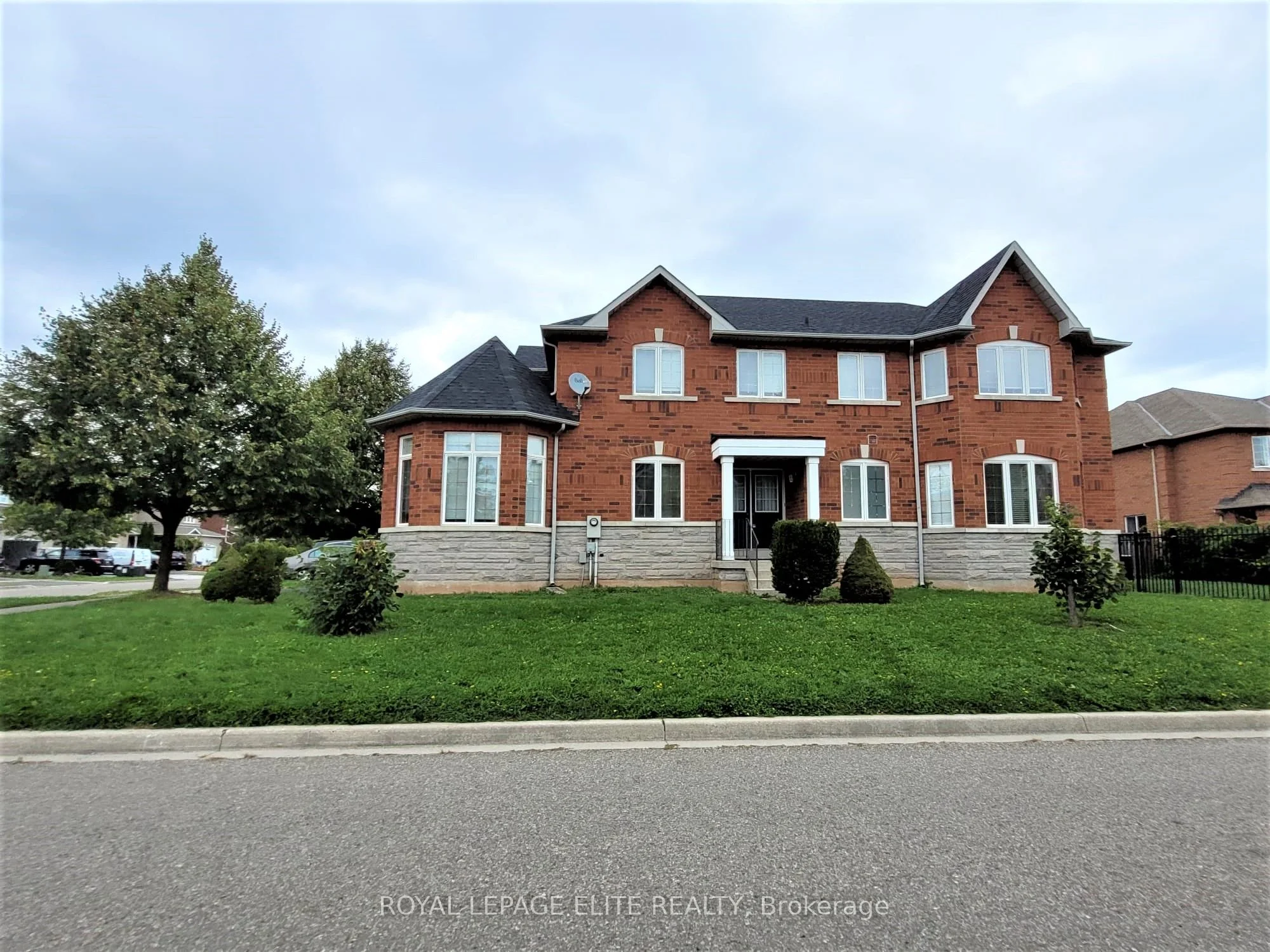 1278 Sandpiper Road N, Oakville, On L6m 3v7