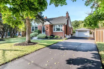 Detached in Oakville