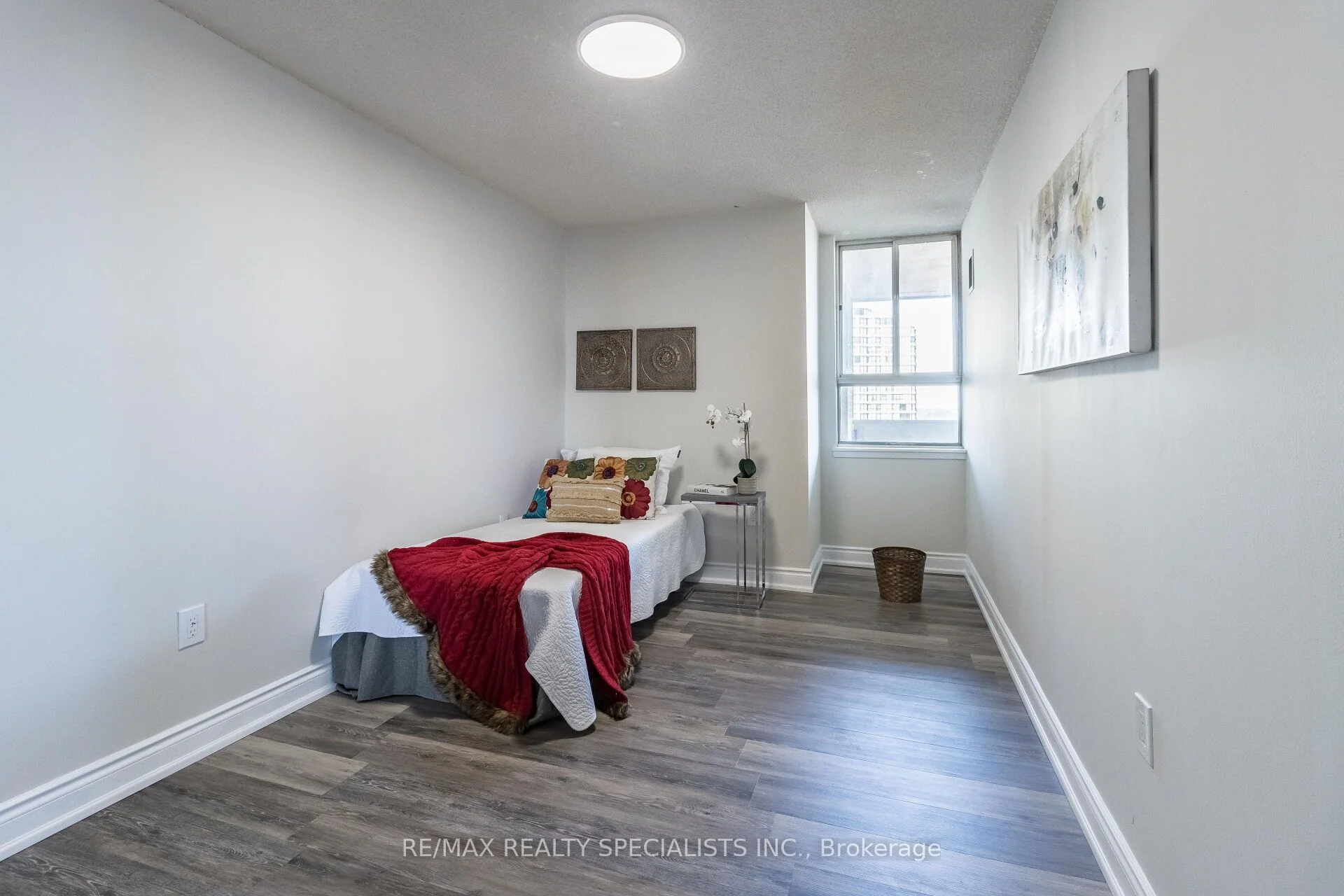 40 Panorama Court 707, Toronto W10, ON M9V 4M1
