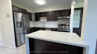 Condo Apartment in Mississauga