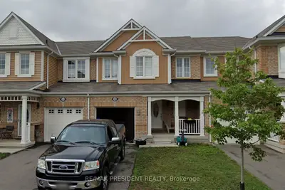 Att/Row/Townhouse in Milton