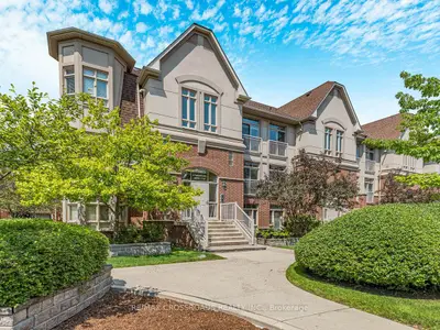 Condo Townhouse in Toronto