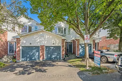 Condo Townhouse in Halton Hills