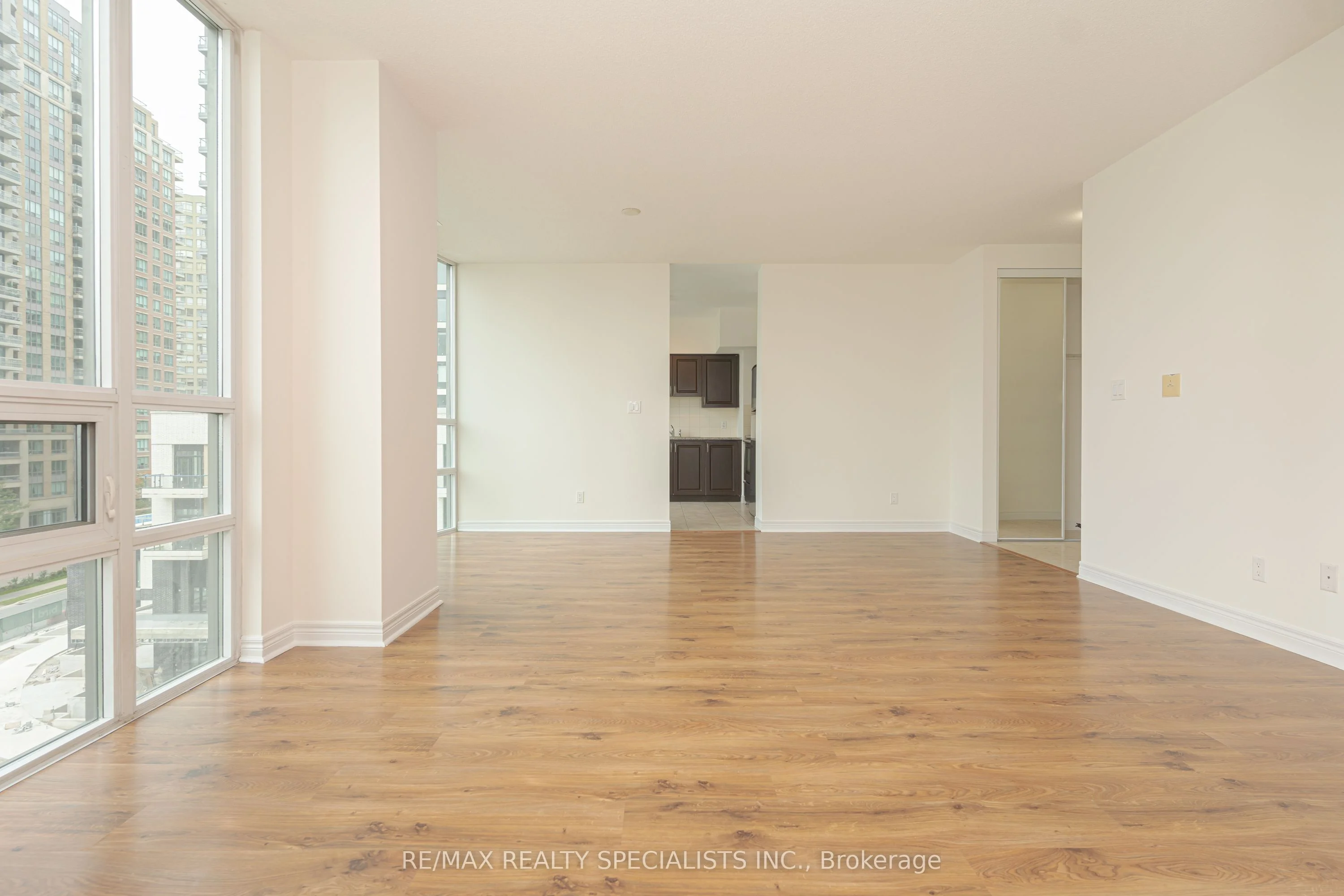 208 Enfield Place 603, Mississauga, ON L5B 0G8