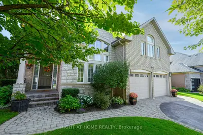 Detached in Oakville