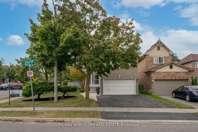 Detached in Brampton