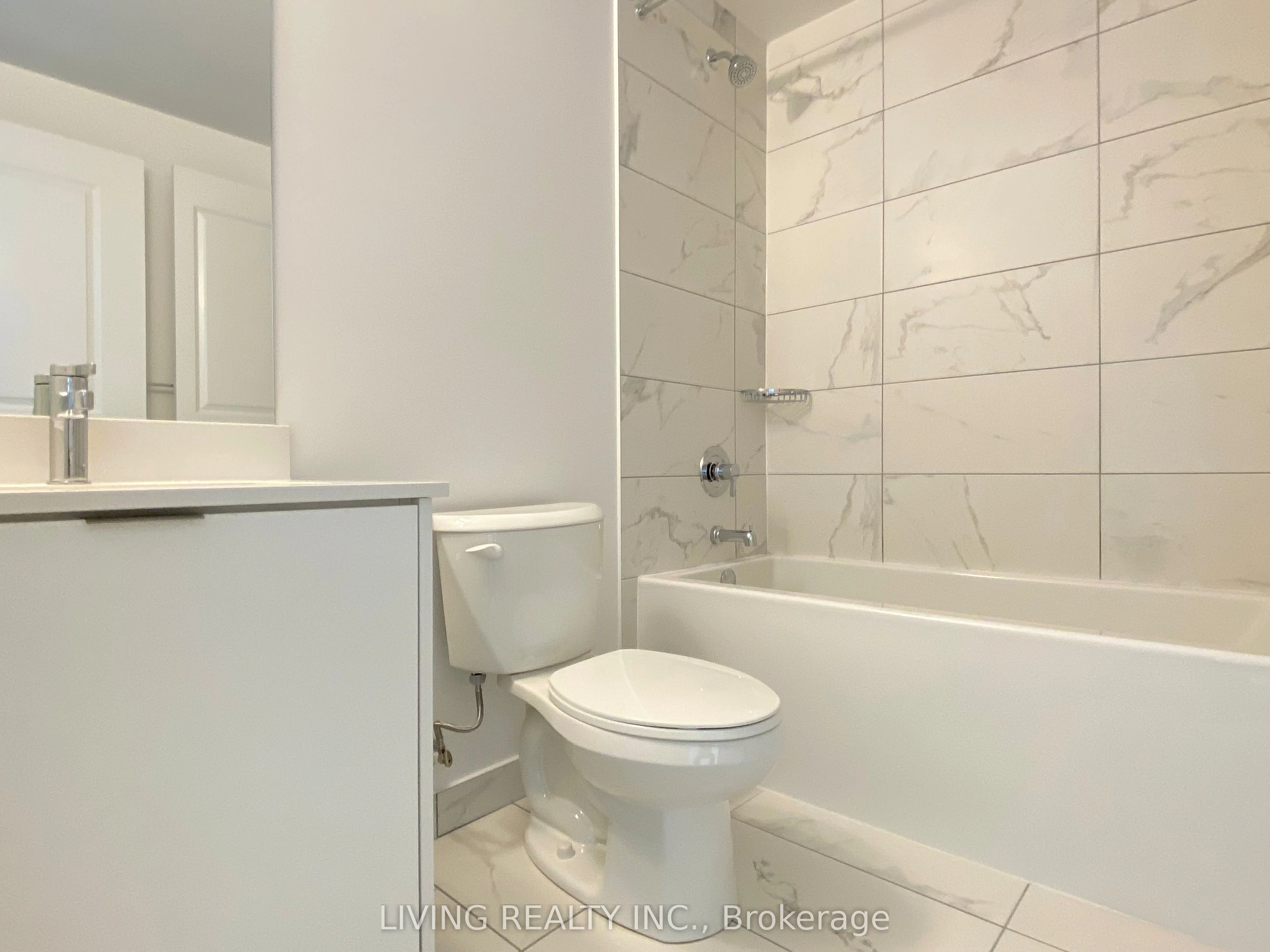 202 Burnhamthorpe Street E 902, Mississauga, ON L5A 4L4