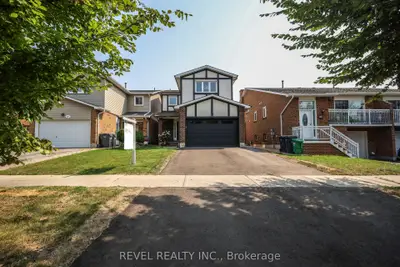 Detached in Brampton