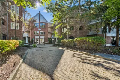 Condo Apartment in Mississauga