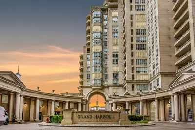 Condo Apartment in Toronto