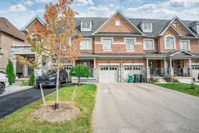 Att/Row/Townhouse in Brampton