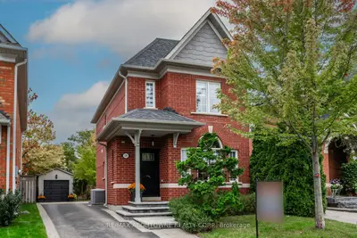 Detached in Oakville