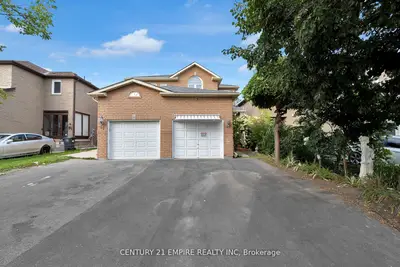 Semi-Detached in Brampton