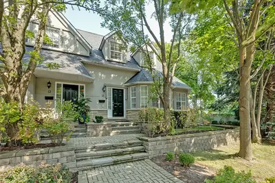 Condo Townhouse in Burlington