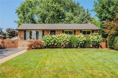 Detached in Burlington