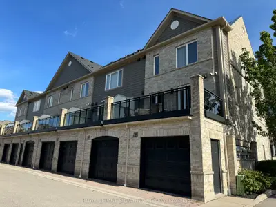 Condo Townhouse in Mississauga