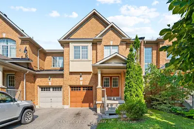 Att/Row/Townhouse in Milton