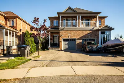 Semi-Detached in Mississauga