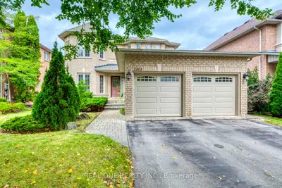 Detached in Oakville