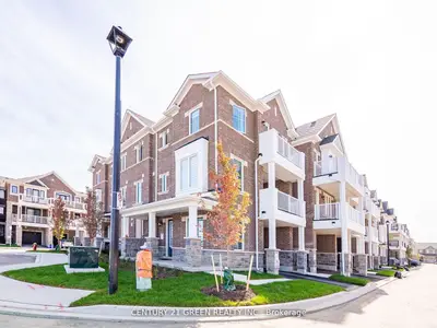 Condo Townhouse in Milton