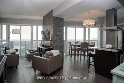 Condo Apartment in Mississauga