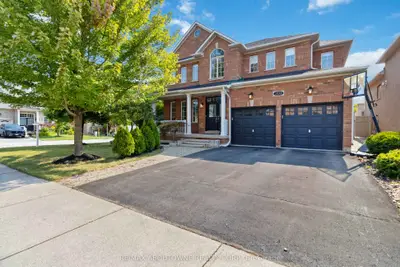 Detached in Oakville