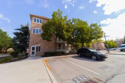 Condo Apartment in Mississauga