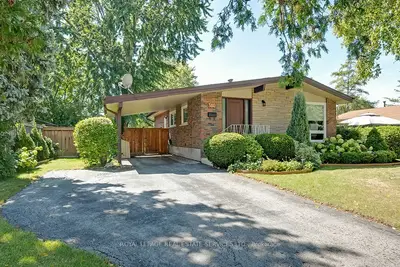 Detached in Burlington