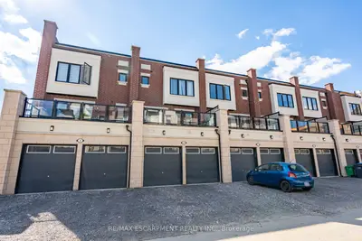Att/Row/Townhouse in Caledon
