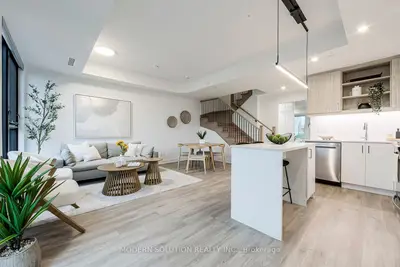Condo Apartment in Oakville