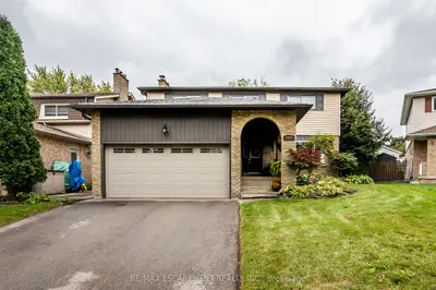 Detached in Burlington