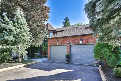 Detached in Oakville