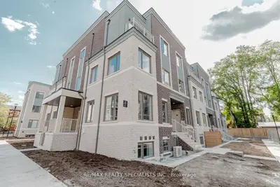 Condo Townhouse in Toronto