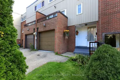 Condo Townhouse in Mississauga