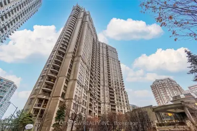 Condo Apartment in Mississauga