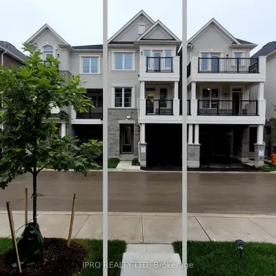 Att/Row/Townhouse in Milton