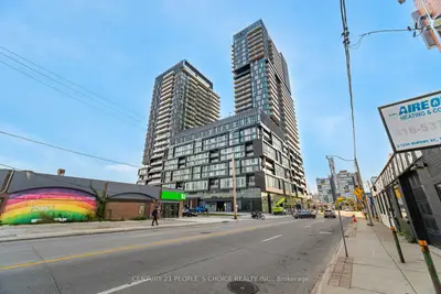 Condo Apartment in Toronto