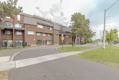 Condo Townhouse in Mississauga