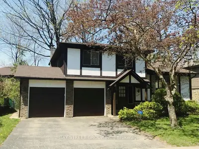 Detached in Oakville
