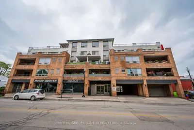 Condo Apartment in Oakville