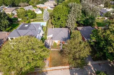 Detached in Burlington