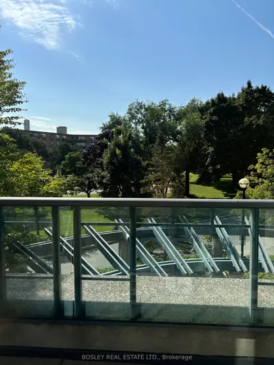 38 Fontenay Court 207, Toronto W08, On M9a 5h5
