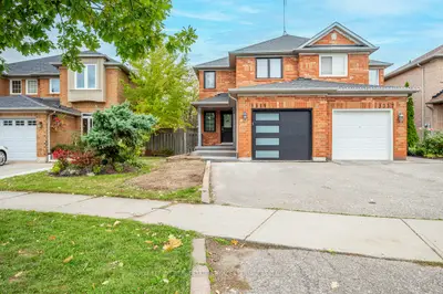 Semi-Detached in Mississauga