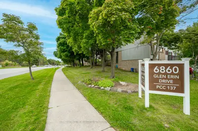 Condo Townhouse in Mississauga
