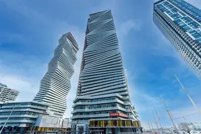 Condo Apartment in Mississauga