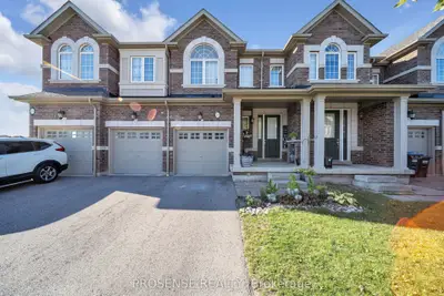 Att/Row/Townhouse in Brampton