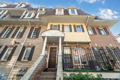 Condo Townhouse in Toronto